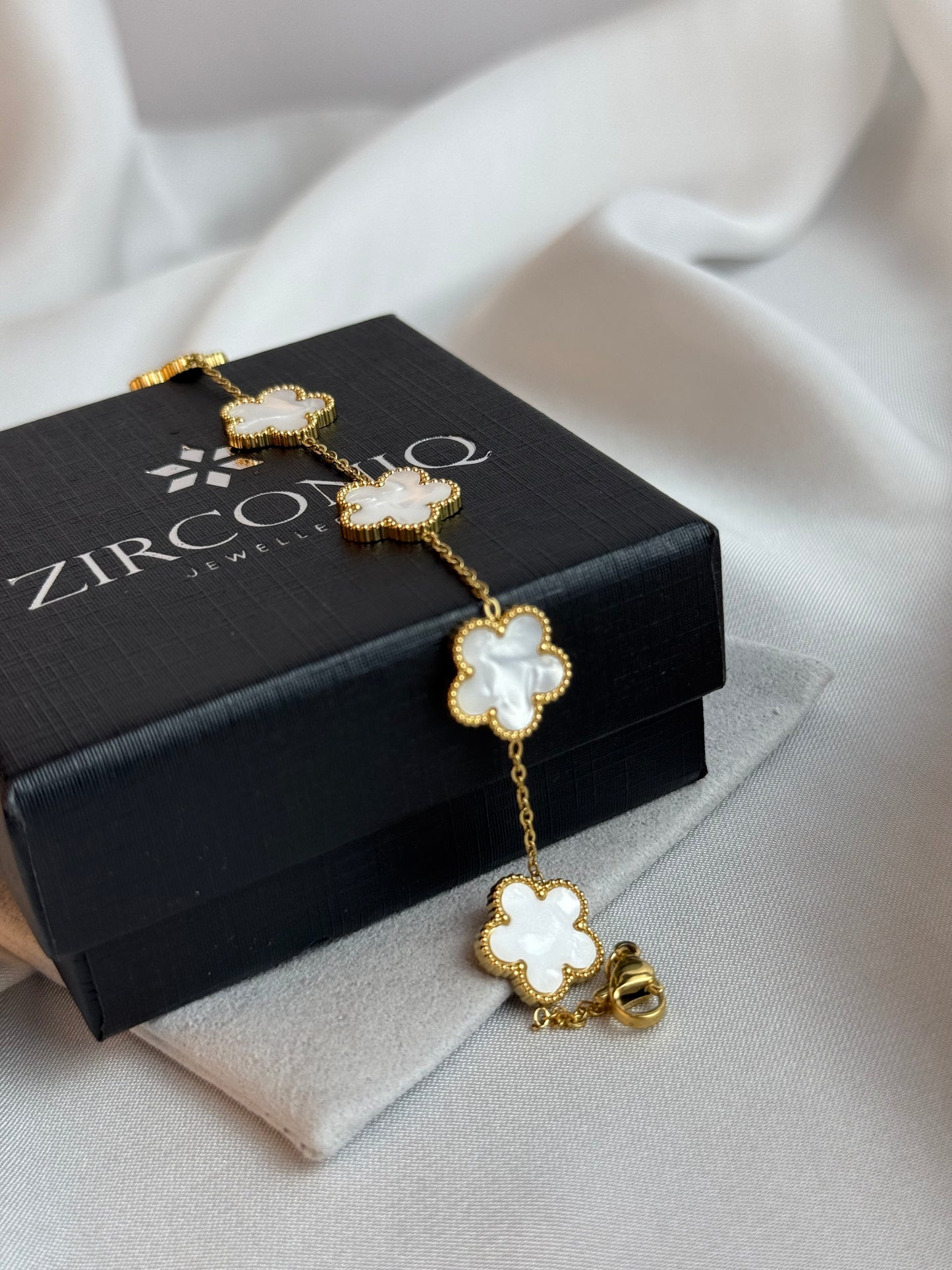 Five Leaf Clover Bracelet White - Lucky Bracelet