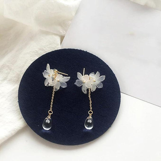 Elegant White Flower Dangle Earrings with Crystal Teardrop