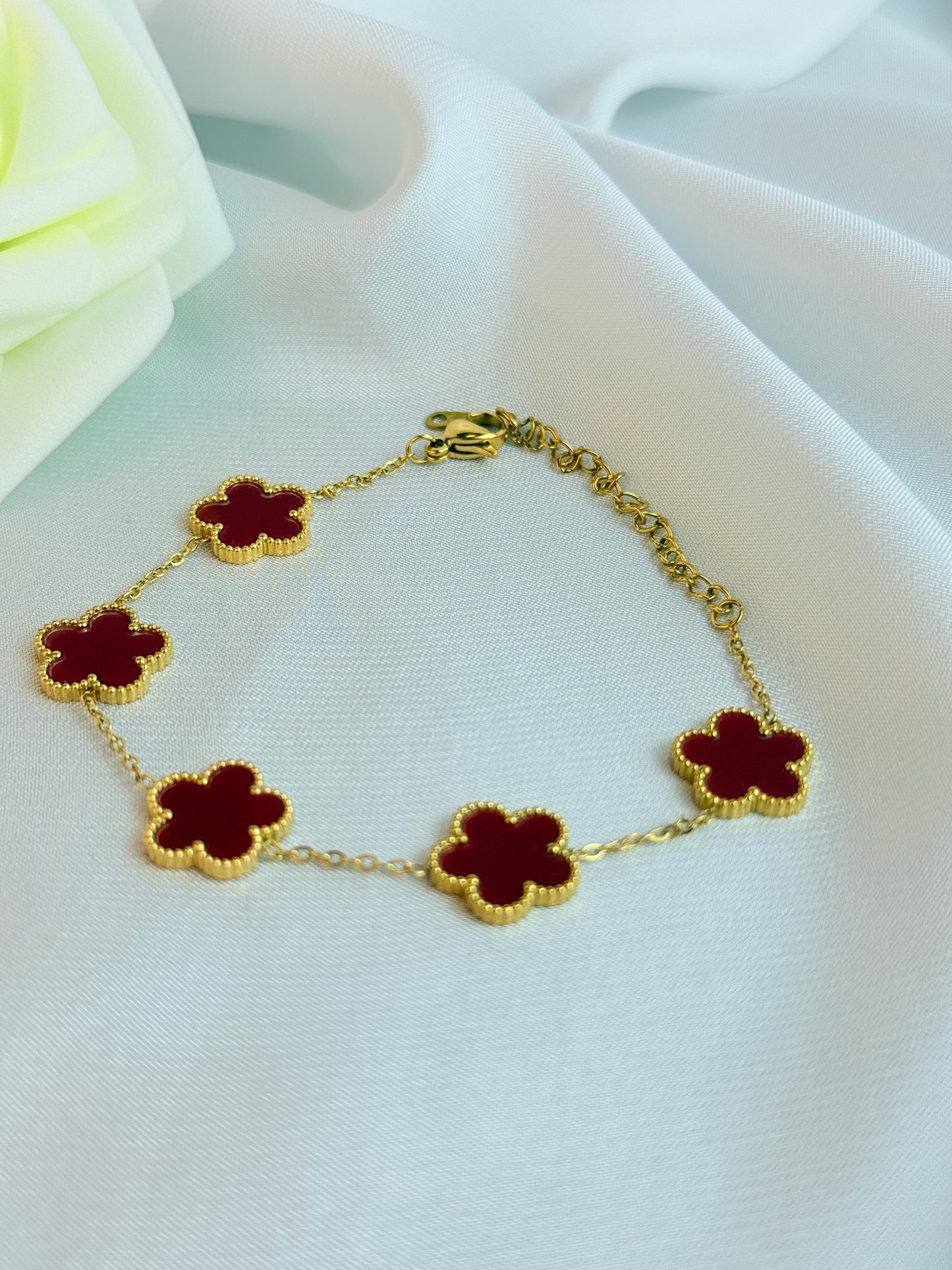 Five Leaf Clover Bracelet Red - Lucky Bracelet